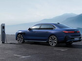 E-BMW vid en laddstation