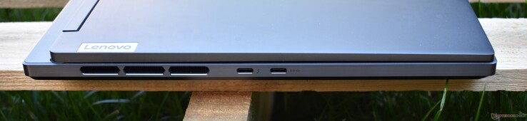 Vänster: Thunderbolt 4, USB-C 3.1 Gen 1