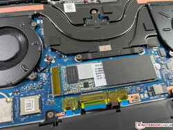 M.2-2280 SSD:n kan bytas ut.