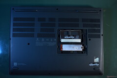Lenovo ThinkPad P16 Gen 2: Servicelucka borttagen