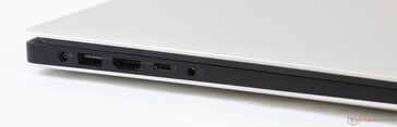 Vänster: AC-adapter, USB 3.1 Gen 1, HDMI 2.0, Thunderbolt 3, kombinerad 3.5 mm ljudanslutning