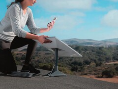 he Starlink Standard-parabolen levererar snabbt och tillförlitligt satellitinternet till privatpersoner. (Bildkälla: SpaceX)