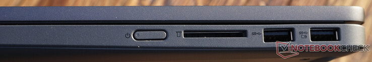 Anslutningar till höger: SD-kortläsare, 2x USB-A (5 Gbit/s)