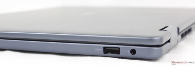 Höger sida: USB-A 3.2 Gen. 1, 3,5 mm headset