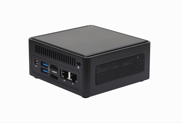 På baksidan finns dubbla 2,5 GbE-portar, dubbla HDMI-portar och dubbla USB-A-portar.