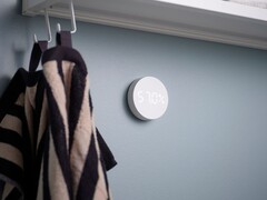 IKEAs Timmerflotte temperatur- och luftfuktighetssensor (bilden) finns nu tillgänglig i Storbritannien. (Bildkälla: IKEA)