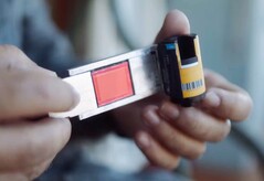 I'm Back Roll är utformad för att konvertera analoga kameror till digitala kameror med bara några enkla steg.