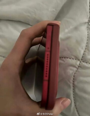 Xiaomi 18 Fold sett från sidan.