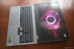 Valet mellan LOQ 15 och Legion 5 15 beror på budget och krav (Bildkälla: Notebookcheck)