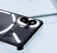 Det ryktas att Nothing Phone (3) kommer att skippa företagets signaturgränssnitt Glyph. På bilden - Nothing Phone (2) (Bildkälla: Nothing)