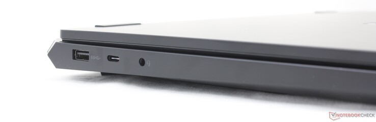 Vänster: USB-A (5 Gbps), USB-C med DisplayPort 1.4 + Power Delivery (10 Gbps), 3,5 mm-uttag för headset