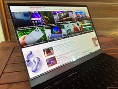 Razer Blade 14 erbjuder betydligt snabbare grafikprestanda än Dell 14 Premium för samma pris på $ 2000 (Bildkälla: Notebookcheck)