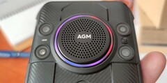 AGM H5 Pro rugged smartphone kameror, högtalare och LED-ringområde (Källa: Egen)