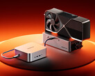 Maco-L 7735U har OCuLink- och USB4-portar. På bilden: en eGPU-konfiguration med minidatorn.