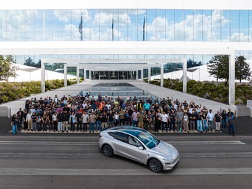 Produktionen av Model Y L vid Giga Texas