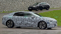 Mercedes C-Klass EQ: Spionbilder på den nya elektriska sedanen - Genombrott i design och räckvidd. (Bildkälla: Andrei Nedelea)pdatalöftet är betydligt begränsat.
