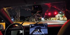 Ny rengöringsrutin för torkare i Tesla Model Y. (Bildkälla: @DirtyTesLa/X)