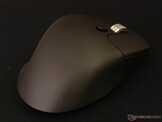 Keychron M6 8K bakifrån höger vy. 
