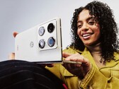 Motorola uppges snart lansera en mer kompakt Razr Flex vid sidan av Razr Fold som visas här.