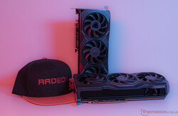 AMD Radeon RX 7900 XTX och AMD Radeon RX 7900 XT. Testenheterna är en gåva från AMD Tyskland.