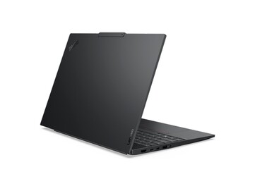 ThinkPad E16 Gen 4 har USB-C-, USB-A- och HDMI-portar