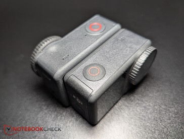 Action 6 (baksidan) är något större i storlek nu