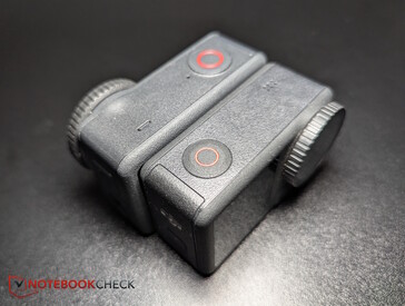 Action 6 (baksidan) är något större i storlek nu