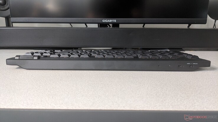 Anslutningsmöjligheter för BlackWidow V4 HyperSpeed TKL