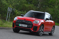 Den helt eldrivna Mini Countryman. Nya data visar att brittiska elbilsägare kan spara upp till 30 procent i underhållskostnader (Bildkälla: Autocar)