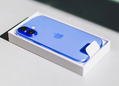 Apple iPhone 16 var den överlägset mest sålda smarttelefonen under 2025. (Bildkälla: Bram Van Oost)
