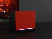 Steam Machine-minidator med röd frontpanel och RGB-belysning