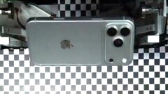 En omfattande läcka från Apple ger en första påstådd inblick i iPhone 18 Pro. Bilder på enhetens insida har också läckt ut.