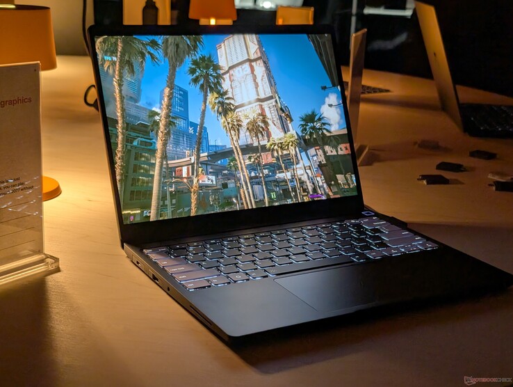 Panther Lake X7 har en mycket kraftfull iGPU med möjlighet att köra moderna spel som Cyberpunk 2077 i 1080p och 60 FPS