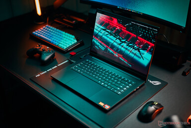 Razer Blade 16 med Thunderbolt 4