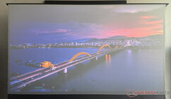 I dagsljus (fönsterfronten till höger)