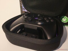 Väskan har också en liten innerficka