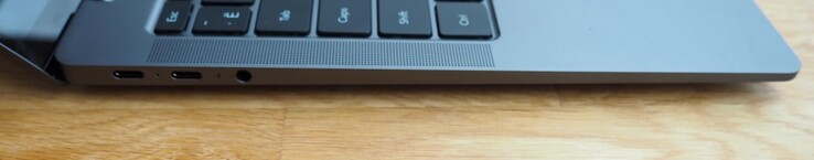 Vänster sida: USB-C 3.2 Gen 1, Thunderbolt 4, ljud: USB-C 3.2 Gen 1, Thunderbolt 4, ljud