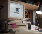 Den förbyggda speldatorn Maingear Retro95 på en stationär dator (Bildkälla: Maingear PR)