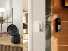 Från vänster till höger (på bilden): Philips Hue Secure 2K trådbunden kamera, Hue Smart Chime och Hue Secure trådbunden videodörrklocka. (Bildkälla: Philips - Redigerad)
