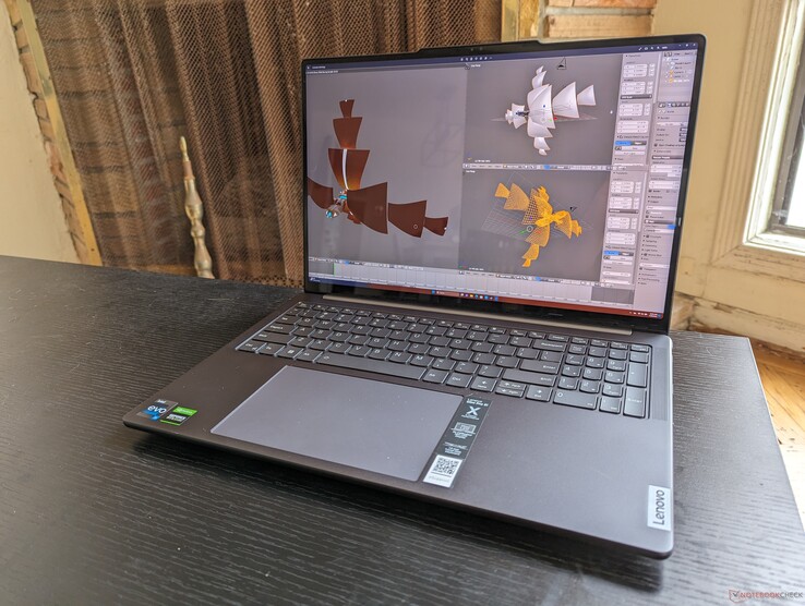 Lenovo Slim Pro 9i 16IRP8 Lenovo Slim Pro 9i 16IRP8