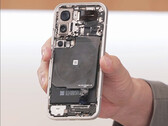 Pro Max kommer enligt uppgift att ha det största batteriet. På bilden: insidan av Xiaomi 17 Pro-serien (Bildkälla: Lu Weibing)