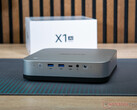 Minisforum AI X1 Pro, på bilden, kan snart komma att ersättas av ett AMD Strix Halo-drivet alternativ. (Bildkälla: Notebookcheck)