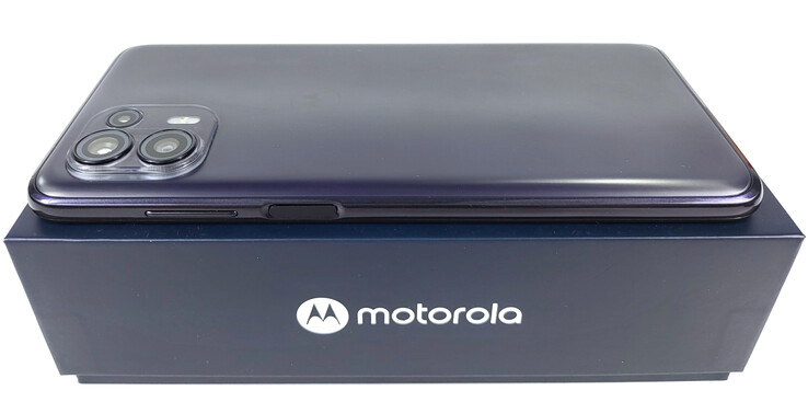 Testa Motorola Edge 20 Lite smartphone