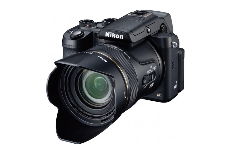 Nikon DL presenterades även som en superzoom-modell med ett objektiv på 24–500 mm.