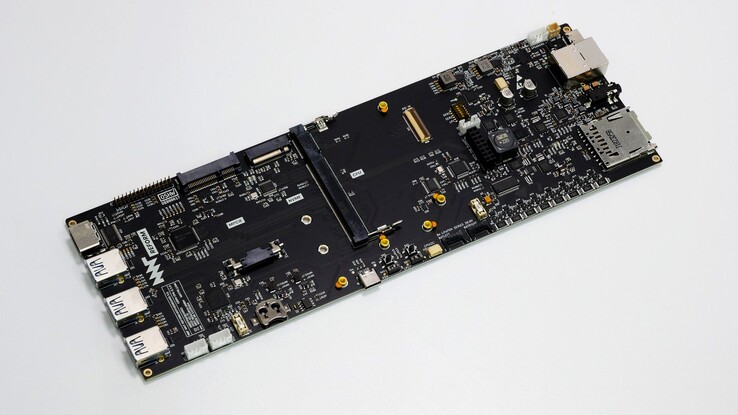 MNT Reform Mainboard 3.0 har en 200-polig anslutning för datormoduler.