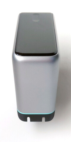 Vy över bak- och ovansidorna.