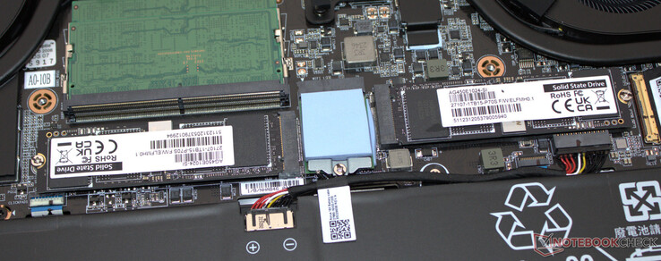 De två SSD-enheterna bildar inte en RAID-grupp.