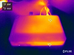 Intel NUC Pro chassielement under stresstestet (ovansida)