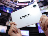 Den kommande Legion Y700 Infinite kommer att vara utrustad med Snapdragon 8 Elite Gen 5 Leading Version. På bilden: surfplattan i vitt.