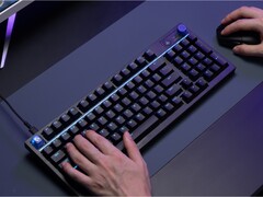 Speltangentbordet Logitech G316 X på ett skrivbord